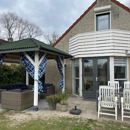 Gezellige Vakantiewoning Aan Het Water In Ewijk - Recreational Only No Workers 외부 사진