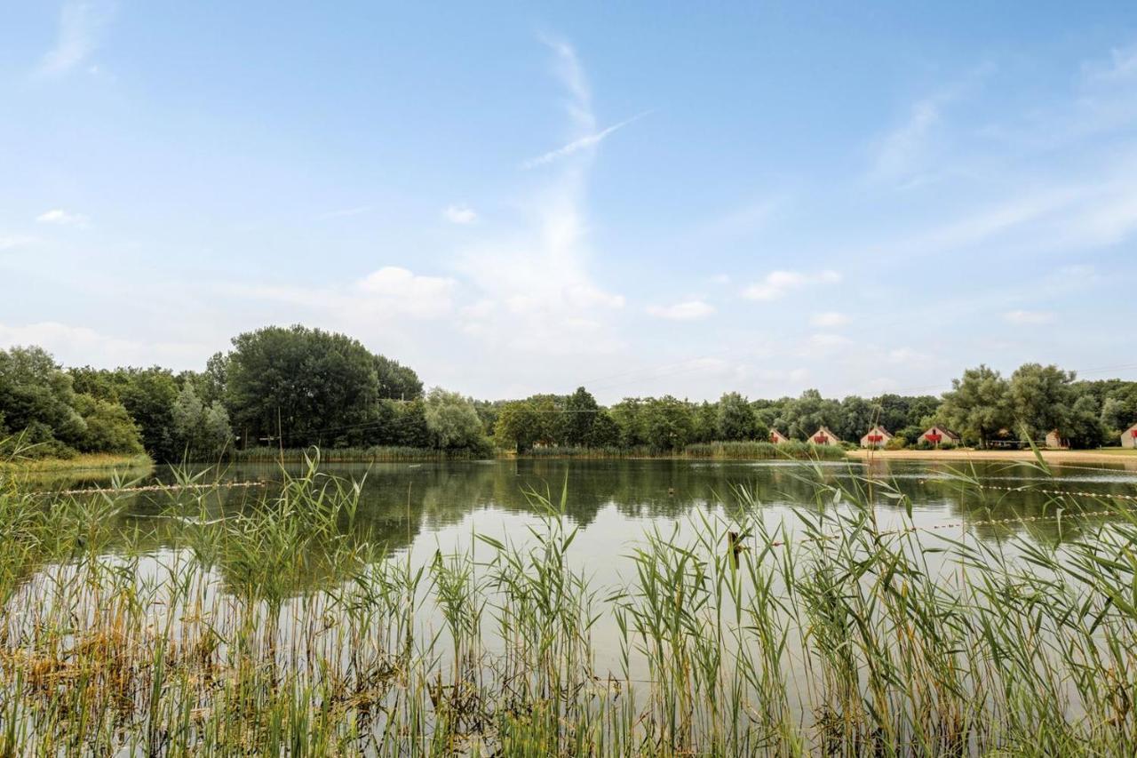 Gezellige Vakantiewoning Aan Het Water In Ewijk - Recreational Only No Workers 외부 사진