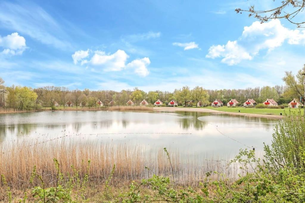 Gezellige Vakantiewoning Aan Het Water In Ewijk - Recreational Only No Workers 외부 사진