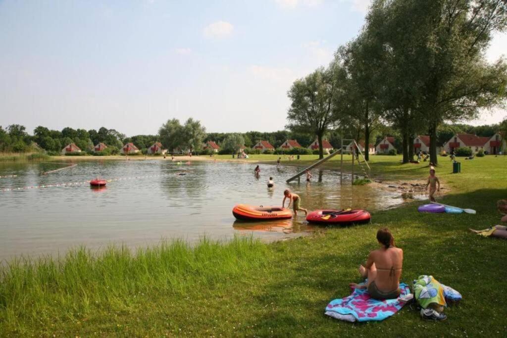 Gezellige Vakantiewoning Aan Het Water In Ewijk - Recreational Only No Workers 외부 사진
