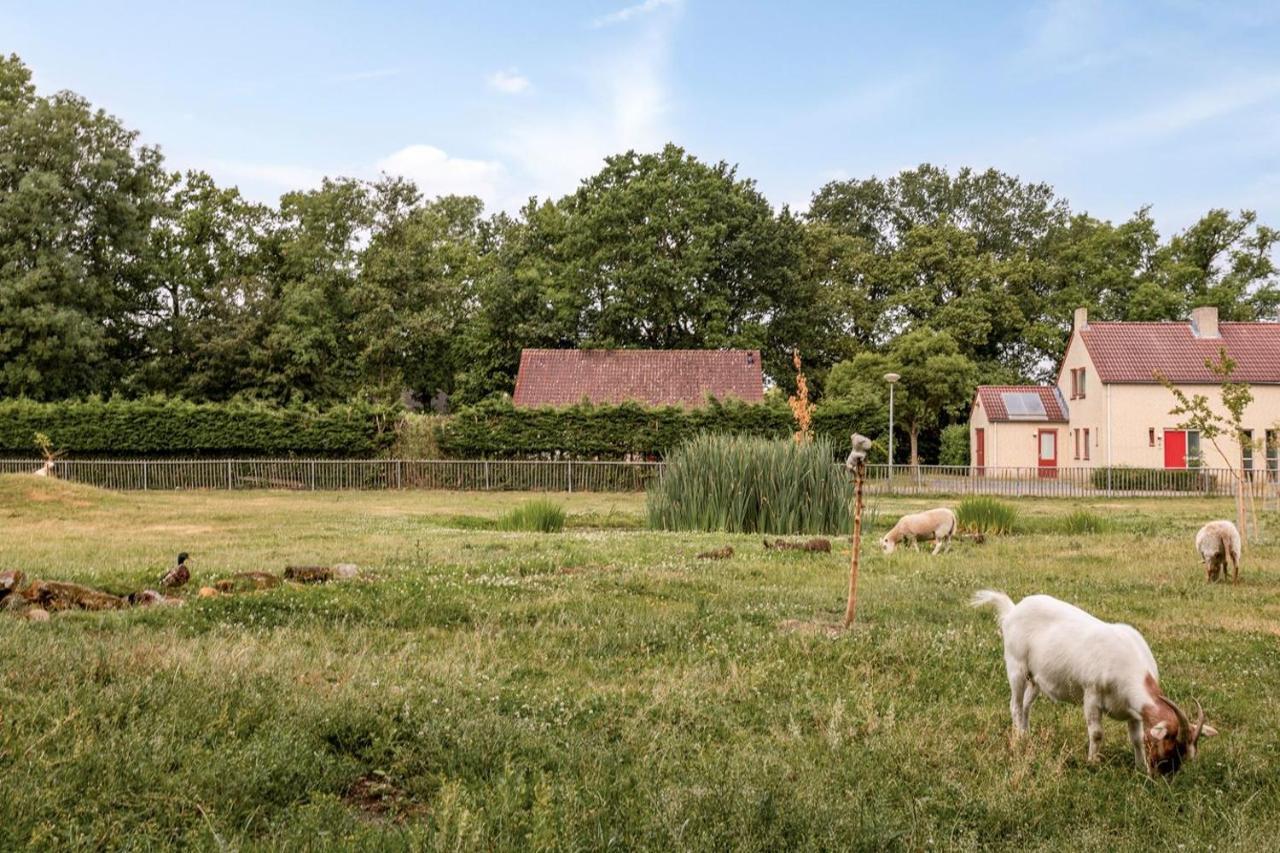 Gezellige Vakantiewoning Aan Het Water In Ewijk - Recreational Only No Workers 외부 사진