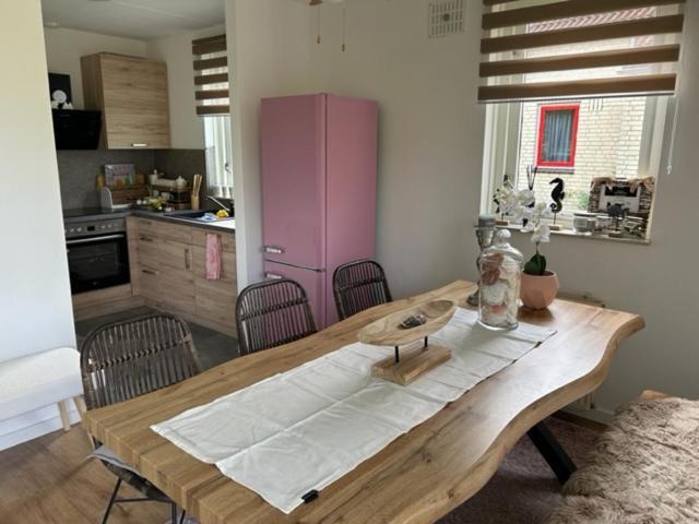 Gezellige Vakantiewoning Aan Het Water In Ewijk - Recreational Only No Workers 외부 사진