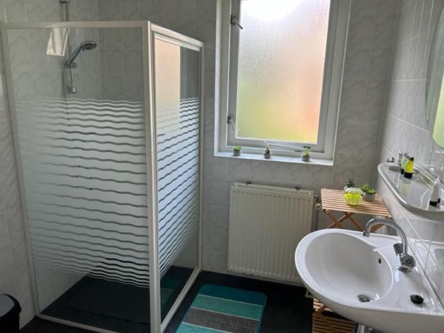 Gezellige Vakantiewoning Aan Het Water In Ewijk - Recreational Only No Workers 외부 사진