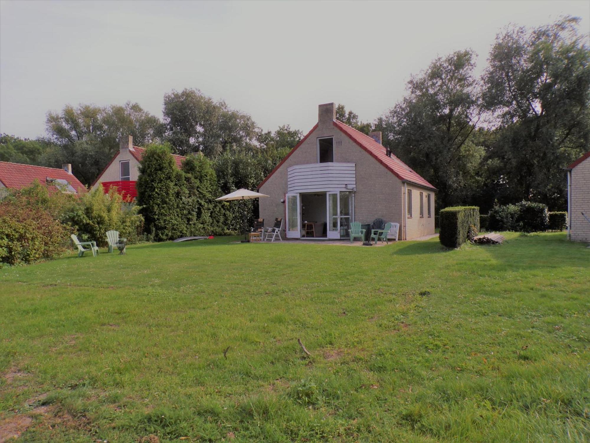 Gezellige Vakantiewoning Aan Het Water In Ewijk - Recreational Only No Workers 외부 사진