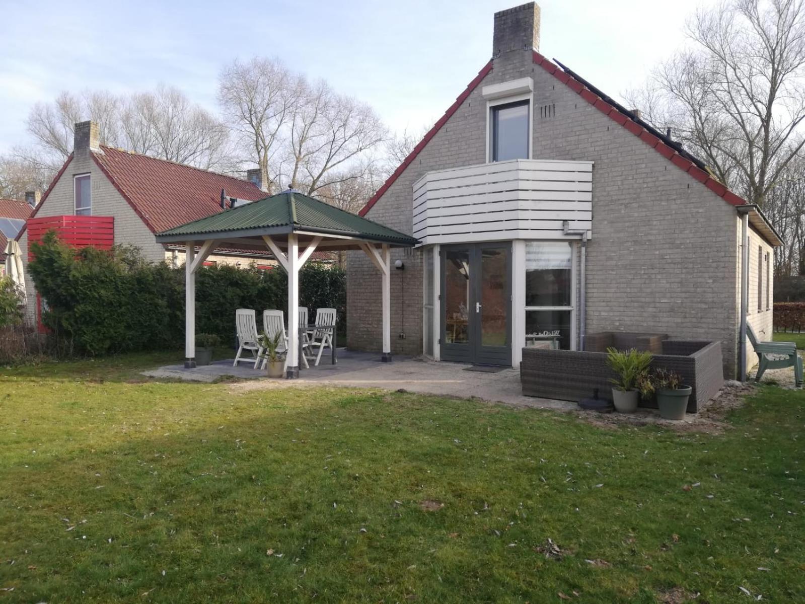 Gezellige Vakantiewoning Aan Het Water In Ewijk - Recreational Only No Workers 외부 사진